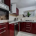 فيلة Naty With Whirlpool By Guide