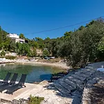 Naty With Whirlpool By Guide فيلة
