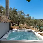 Naty With Whirlpool By Guide فيلة فيلا لوكا