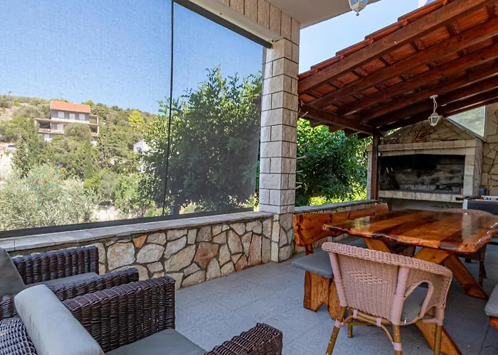 Villa Villa Naty With Whirlpool By Villas Guide *